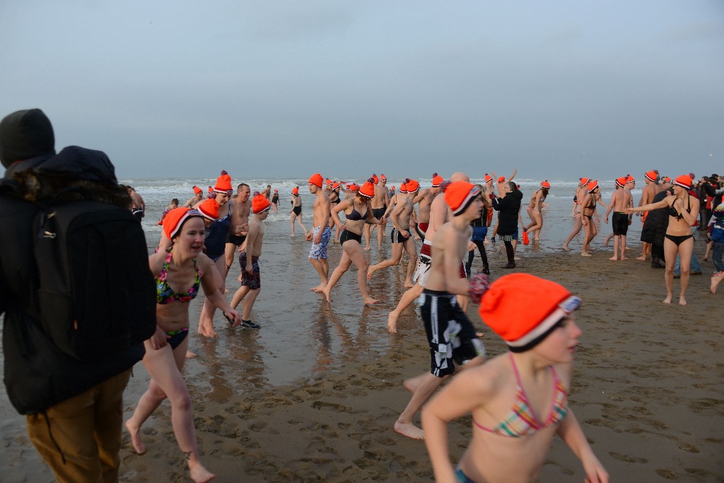 ../Images/Nieuwjaarsduik Nederzandt 2015 110.jpg